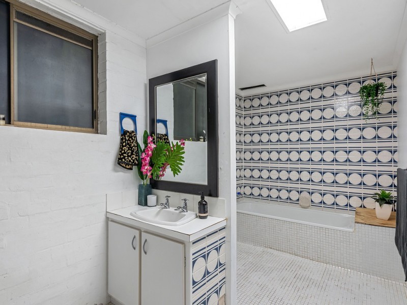 14 Ashley Road, Chermside West QLD 4032