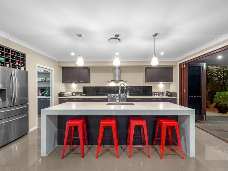 12 Dana Street, Cashmere QLD 4500