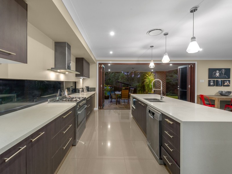 12 Dana Street, Cashmere QLD 4500