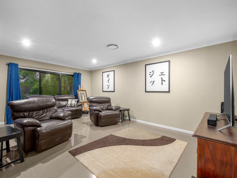 12 Dana Street, Cashmere QLD 4500