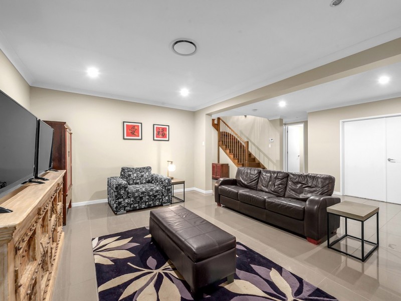 12 Dana Street, Cashmere QLD 4500