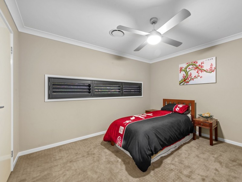 12 Dana Street, Cashmere QLD 4500