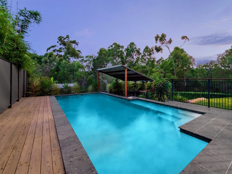 12 Dana Street, Cashmere QLD 4500