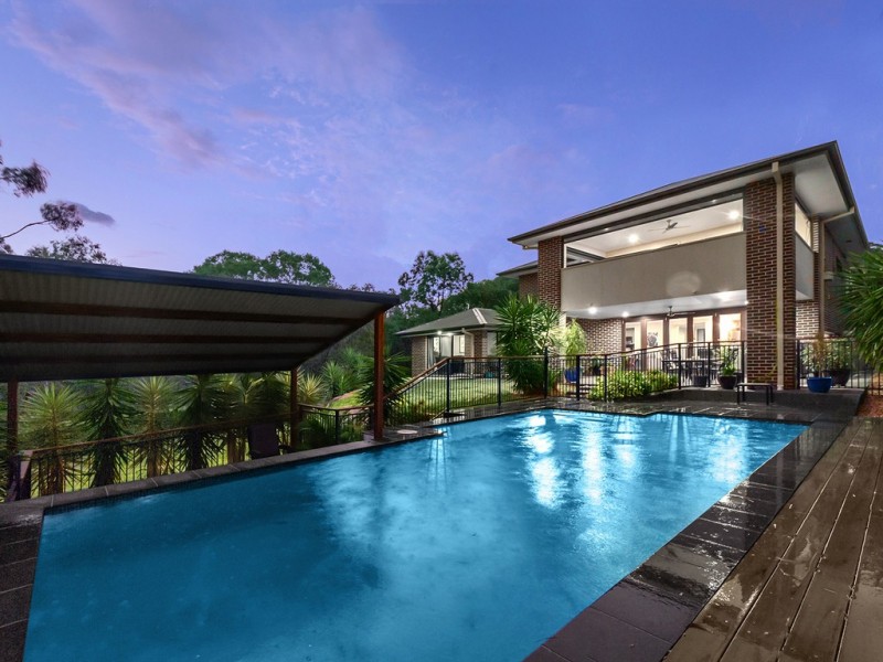 12 Dana Street, Cashmere QLD 4500