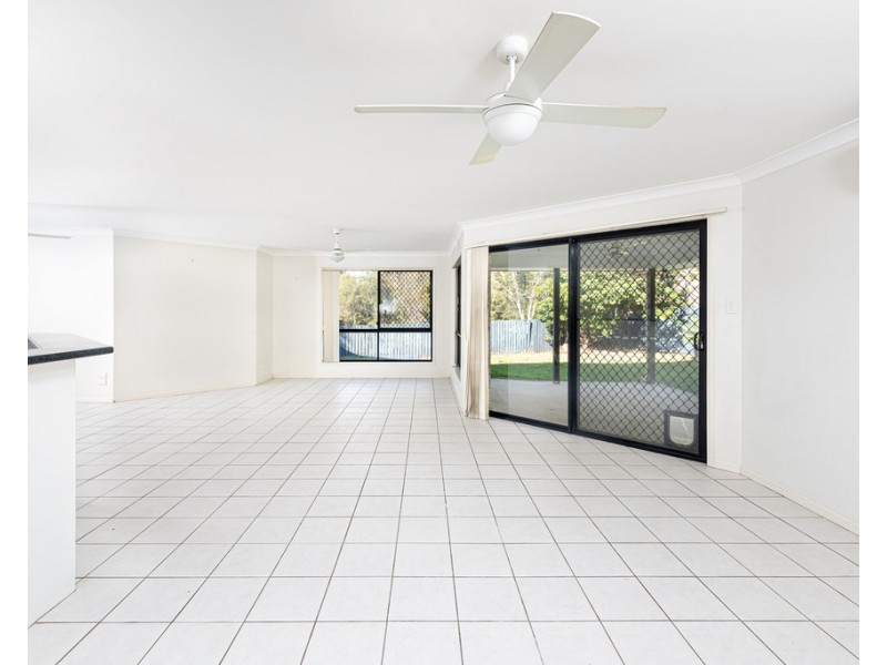 8 Kennerton Court, Morayfield QLD 4506
