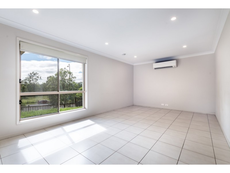 11 Sovereign Drive, Deebing Heights QLD 4306