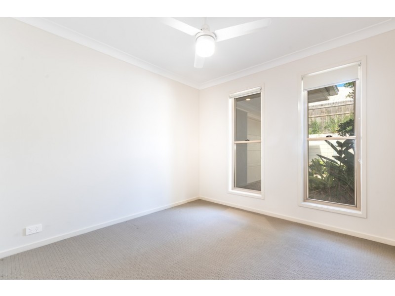 11 Sovereign Drive, Deebing Heights QLD 4306