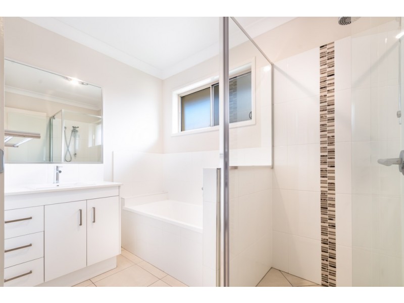 11 Sovereign Drive, Deebing Heights QLD 4306