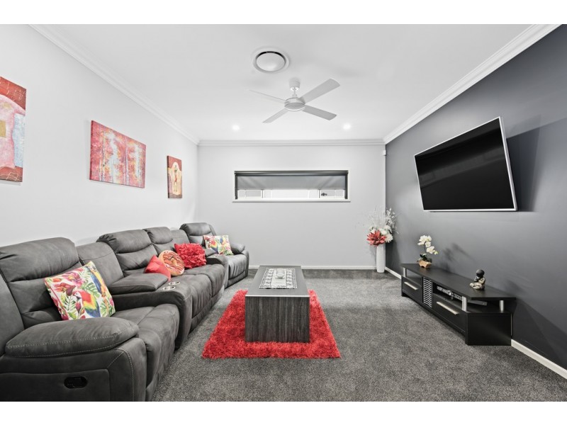 8 Palatial Court, Bridgeman Downs QLD 4035