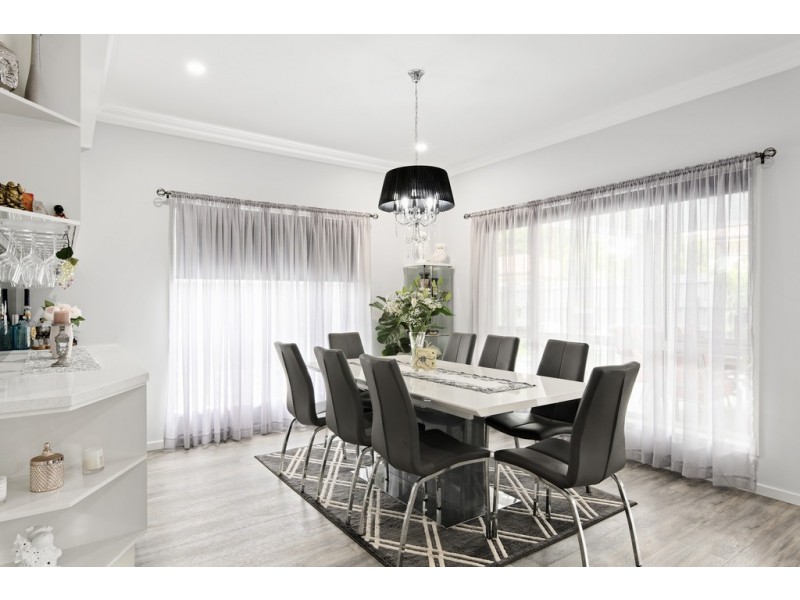 8 Palatial Court, Bridgeman Downs QLD 4035