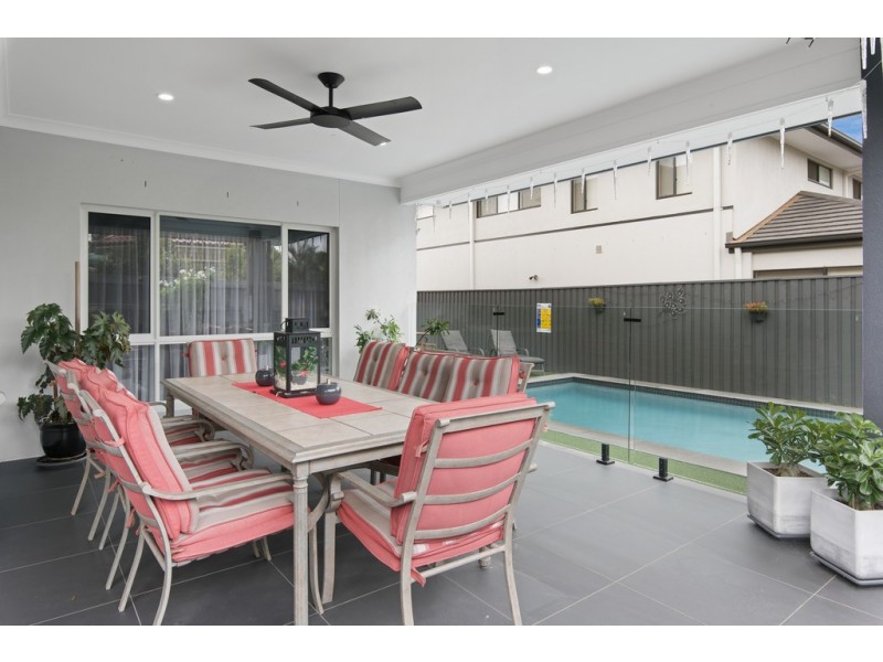 8 Palatial Court, Bridgeman Downs QLD 4035