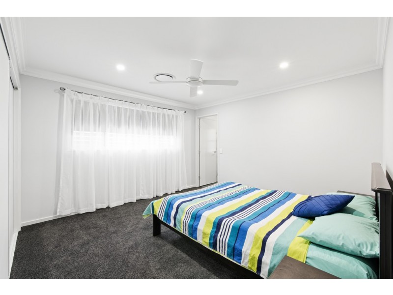 8 Palatial Court, Bridgeman Downs QLD 4035