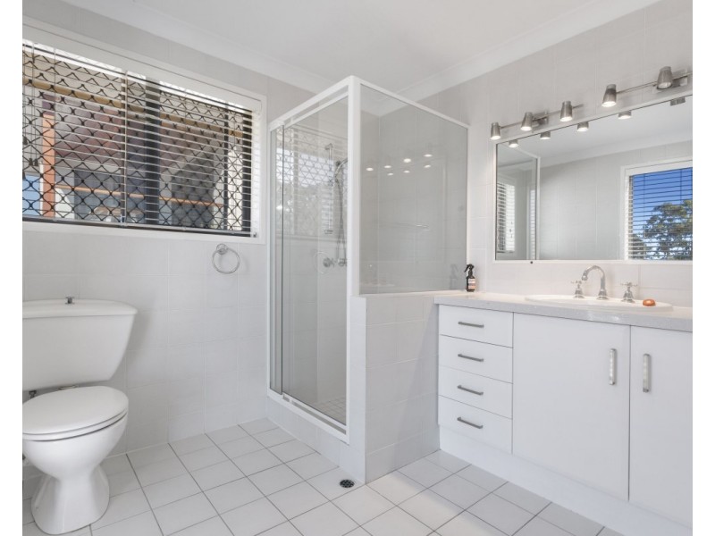 37 Minerva Court, Eatons Hill QLD 4037