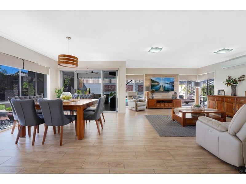 9 Northquarter Drive, Murrumba Downs QLD 4503