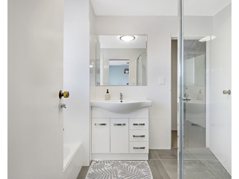 2/24 Stopford Street, Wooloowin QLD 4030