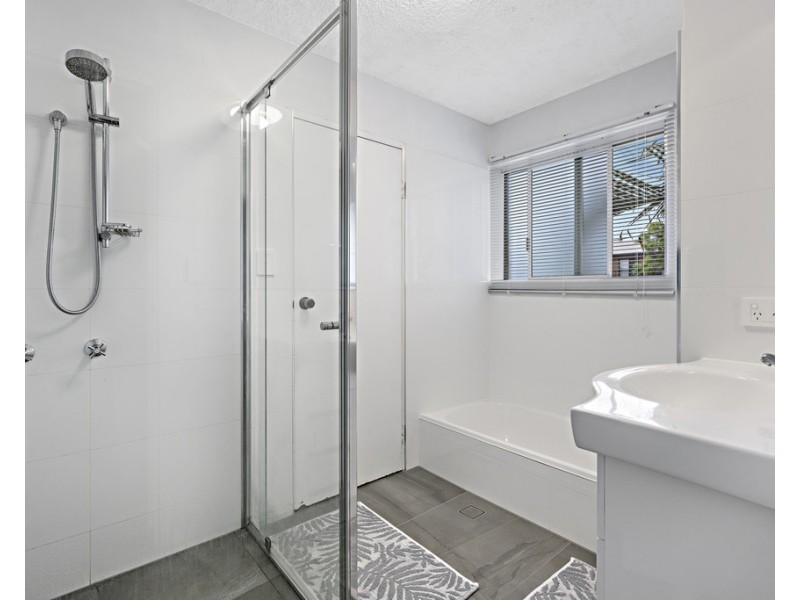 2/24 Stopford Street, Wooloowin QLD 4030