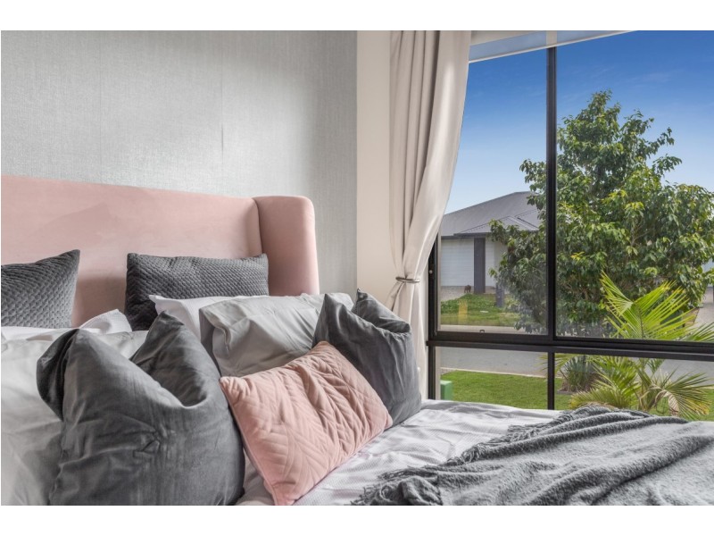 8 Sideling Street, Narangba QLD 4504