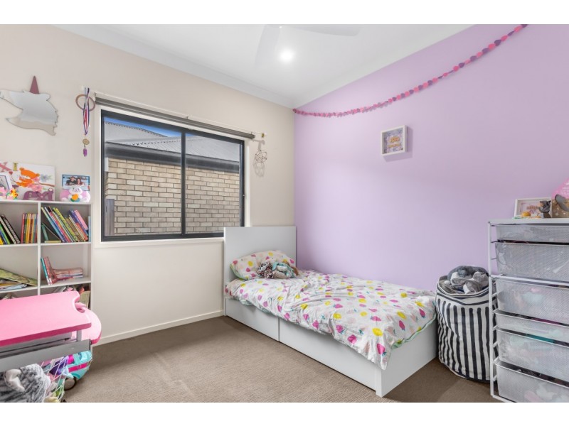 8 Sideling Street, Narangba QLD 4504