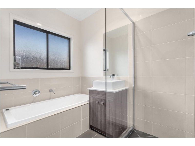 8 Sideling Street, Narangba QLD 4504