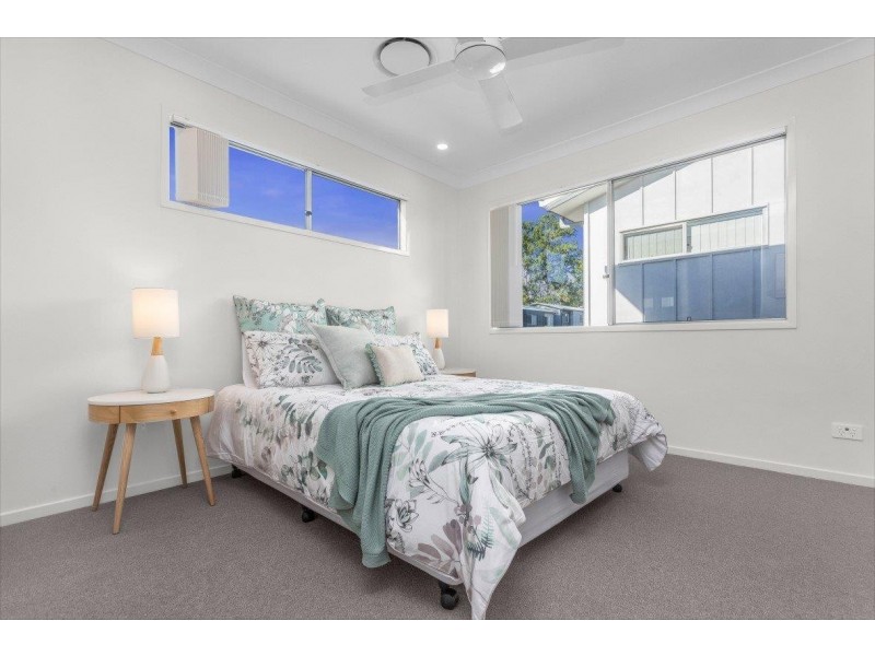 15 Emerald Place, Bridgeman Downs QLD 4035