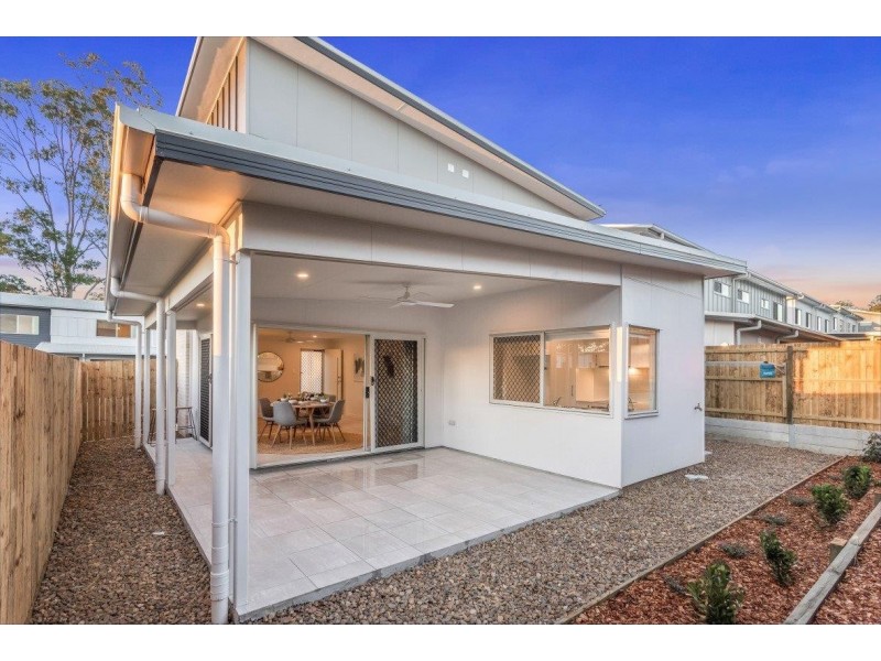 15 Emerald Place, Bridgeman Downs QLD 4035