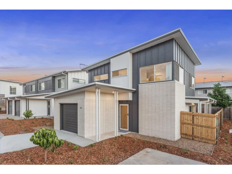 15 Emerald Place, Bridgeman Downs QLD 4035