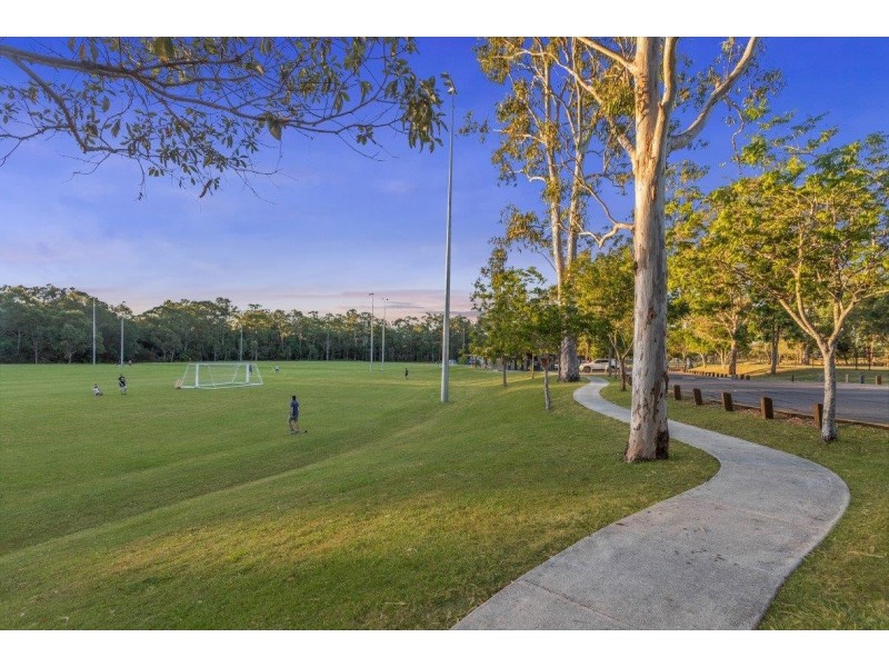 15 Emerald Place, Bridgeman Downs QLD 4035