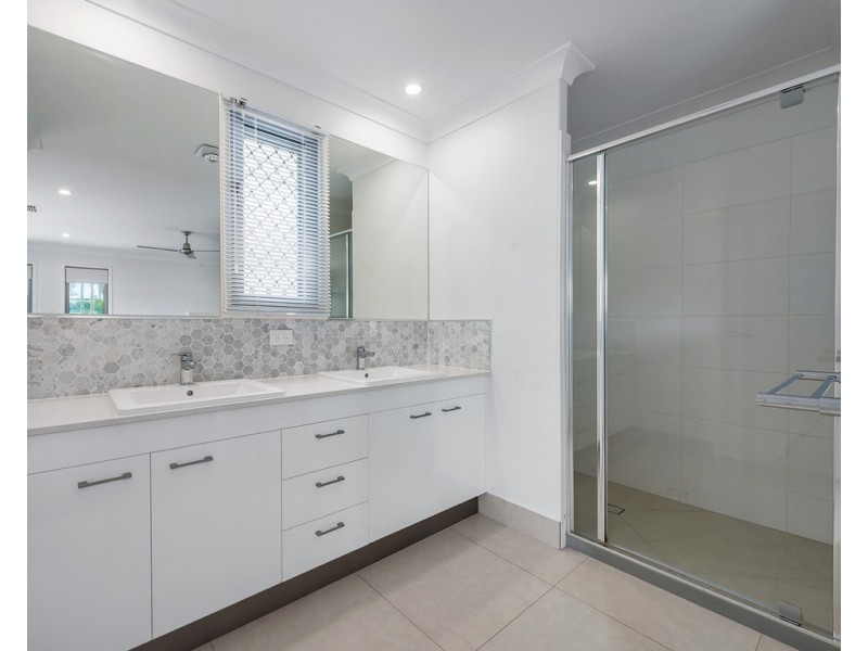 2 Aldritt Place, Bridgeman Downs QLD 4035