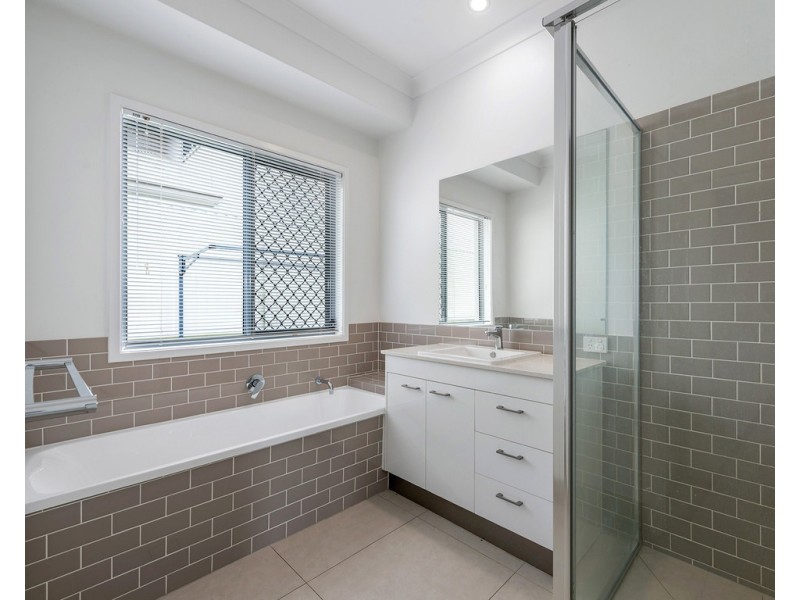 2 Aldritt Place, Bridgeman Downs QLD 4035