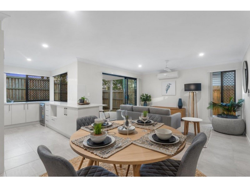 2/7 Franco Place, Bridgeman Downs QLD 4035