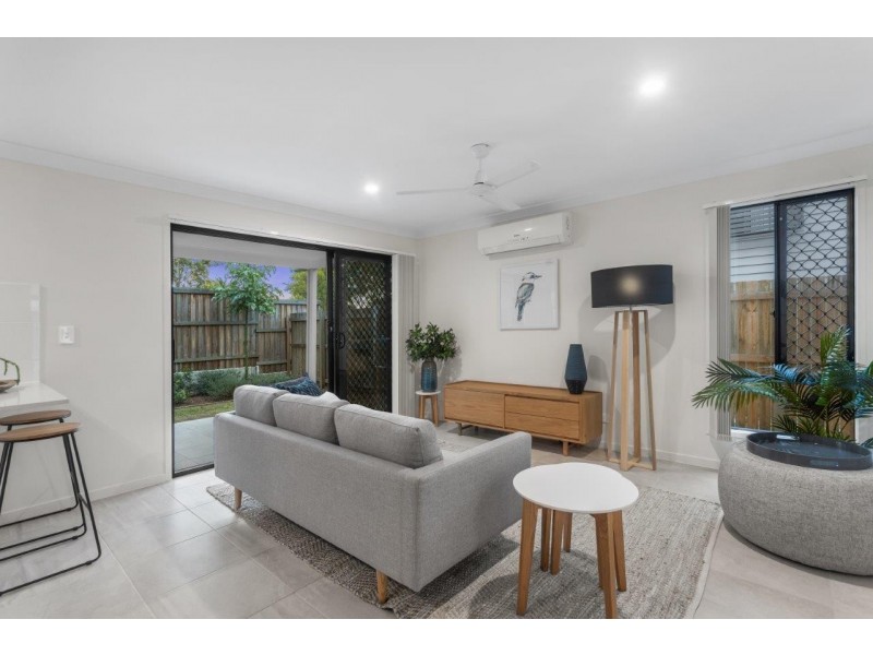 2/7 Franco Place, Bridgeman Downs QLD 4035