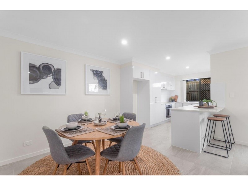 2/7 Franco Place, Bridgeman Downs QLD 4035