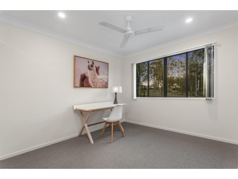 2/7 Franco Place, Bridgeman Downs QLD 4035