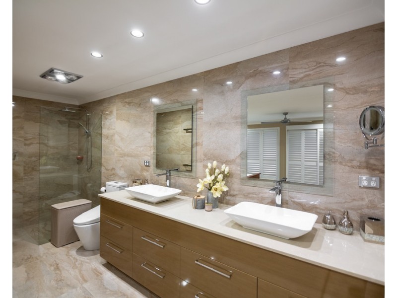 30 Peterson Place, Bridgeman Downs QLD 4035