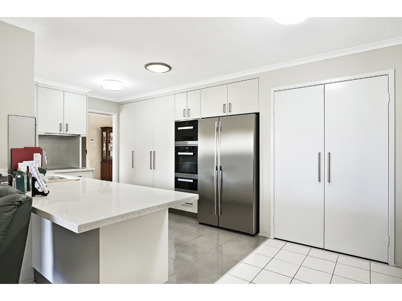61 Drummond Street, Sinnamon Park QLD 4073