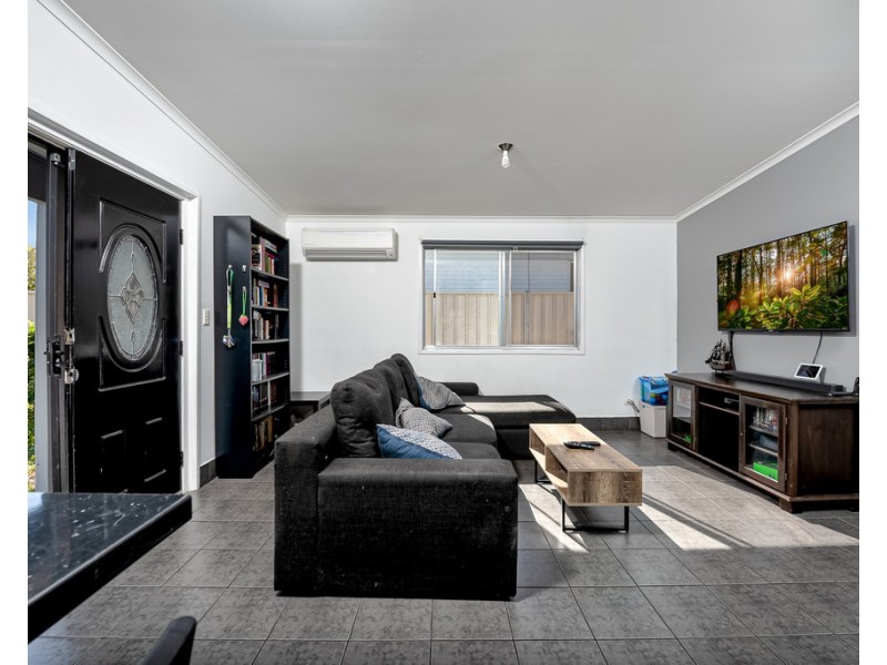 11 Lalroy Street, Beachmere QLD 4510