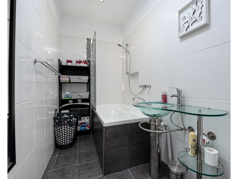 11 Lalroy Street, Beachmere QLD 4510