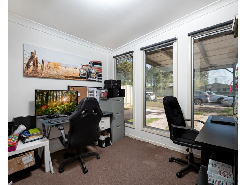 11 Lalroy Street, Beachmere QLD 4510