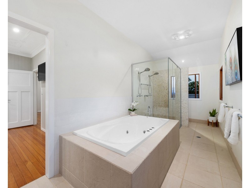 138 Rode Road, Wavell Heights QLD 4012