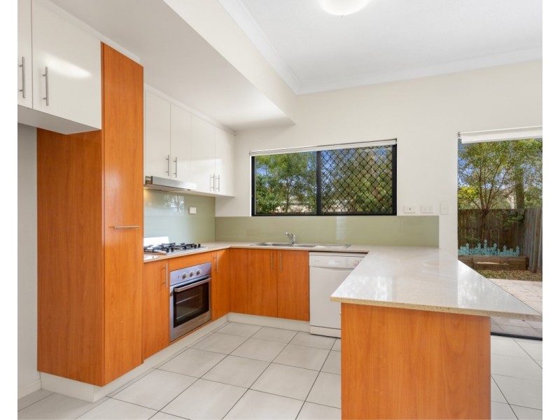 2/12 Seeney Street, Zillmere QLD 4034