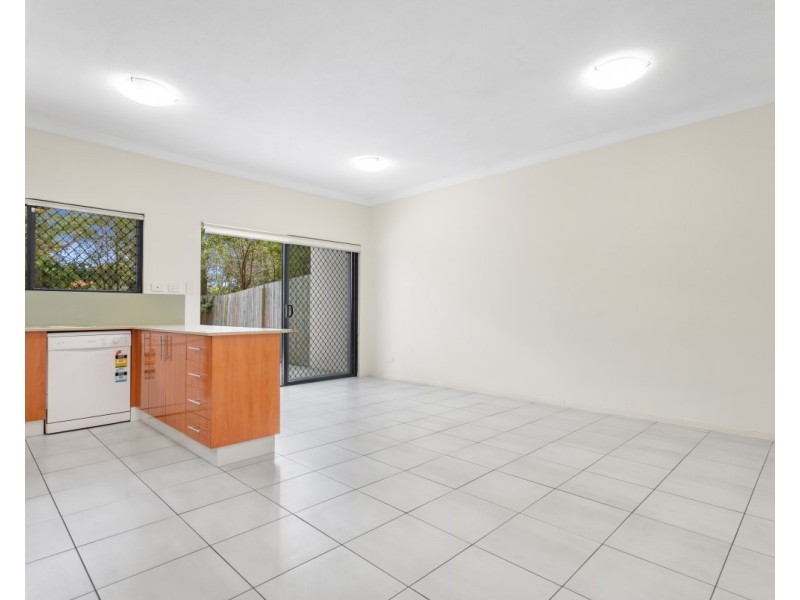 2/12 Seeney Street, Zillmere QLD 4034