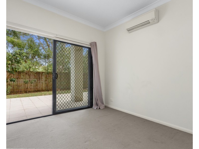 2/12 Seeney Street, Zillmere QLD 4034