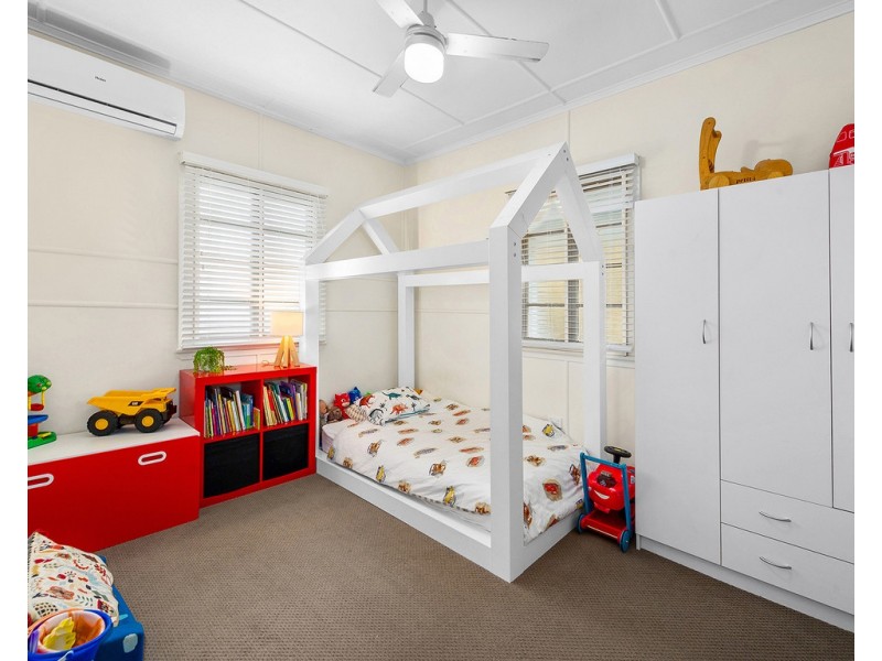 11 Mann Avenue, Northgate QLD 4013