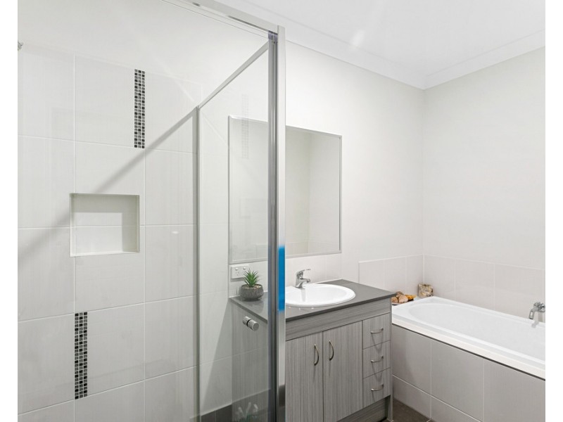 1/1 Lindeman Street, Burpengary QLD 4505