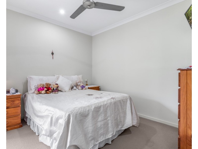 37 Holly Crescent, Griffin QLD 4503