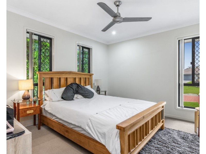 37 Holly Crescent, Griffin QLD 4503