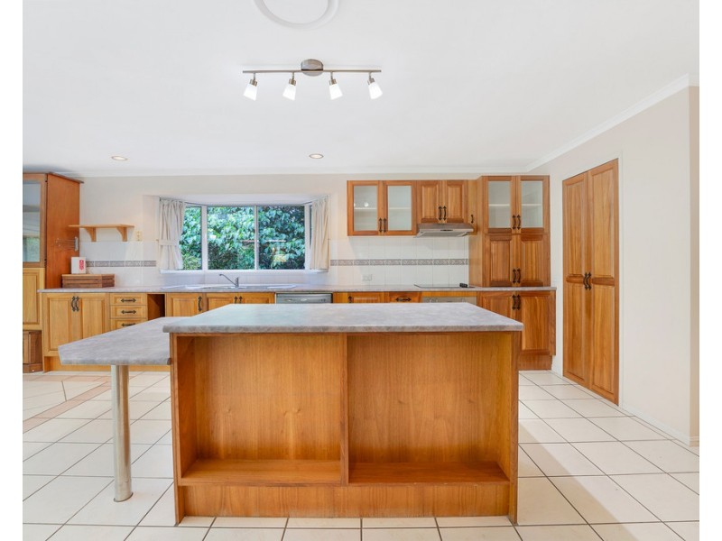 3 Ken Duncombe Drive, Cashmere QLD 4500