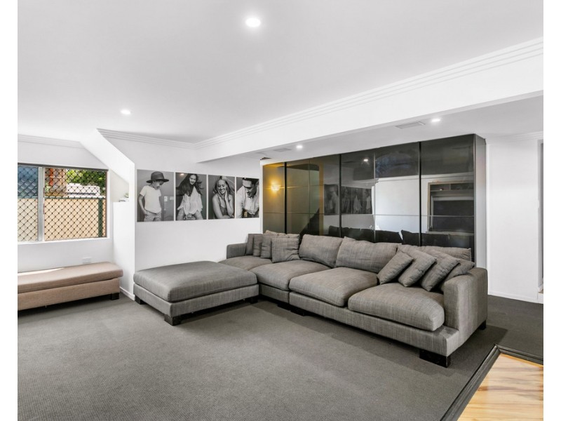 82 Donald Street, Woody Point QLD 4019