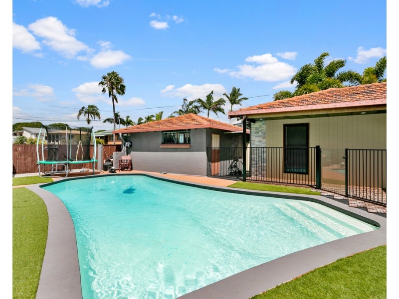 82 Donald Street, Woody Point QLD 4019
