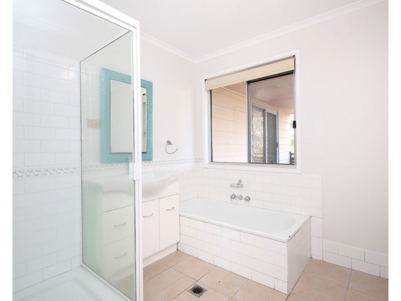 8 Sharon Court, Albany Creek QLD 4035